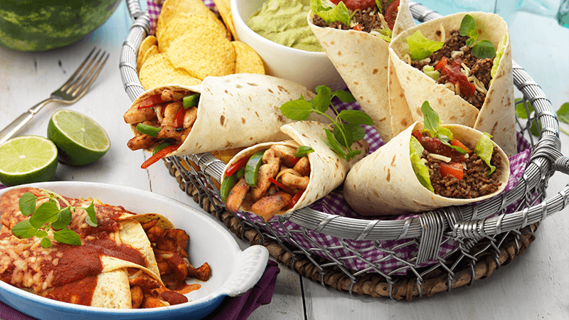 Kesäiset wrapit broilerin ja rucolan kera